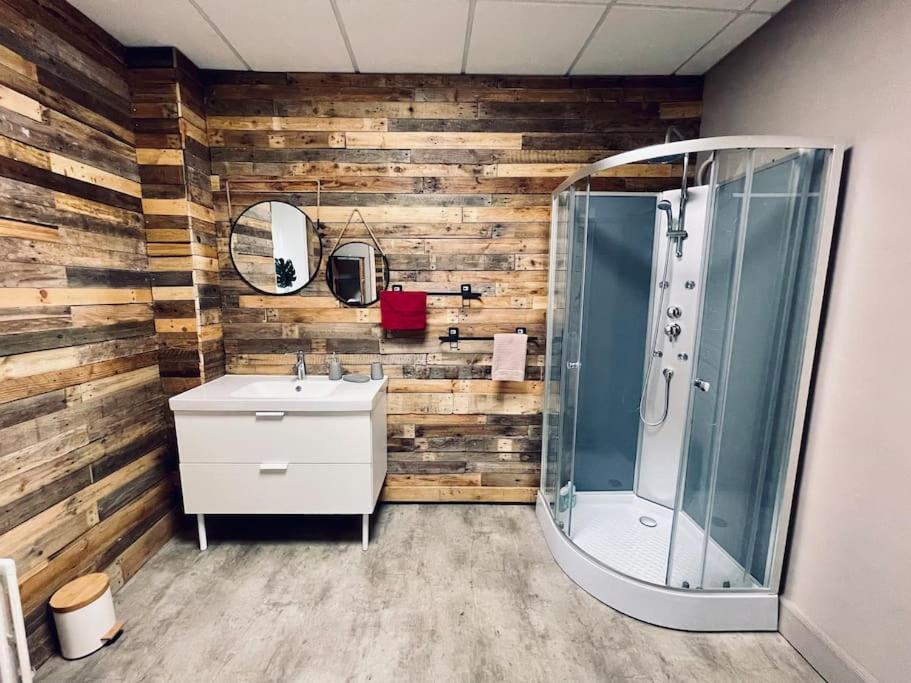 ורדון-סור-מוס Le Cocon De Sasha - Hyper Centre - Full Climatisation - Proche Gare - 1 Chambre - Canape Convertible - Gere Par Presta-Zen'Services מראה חיצוני תמונה
